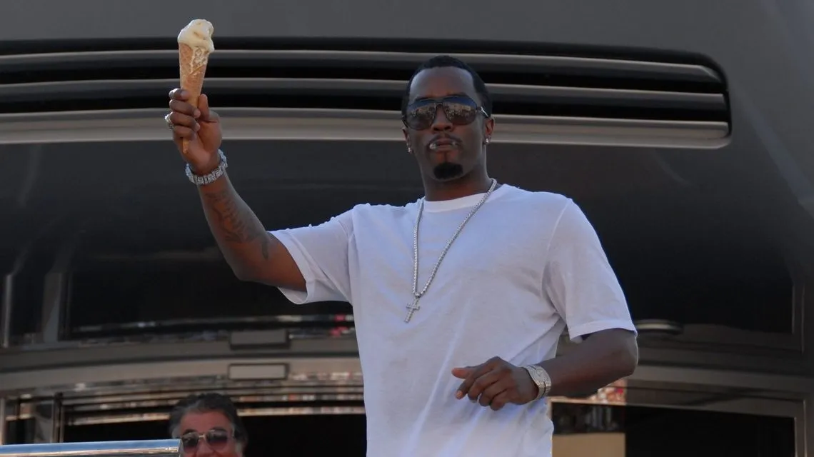 Iako su prijatelji, P. Diddy do kraja života mora Stingu svakog dana da plaća 5000 dolara: Koliko li bi tek plaćao da nisu