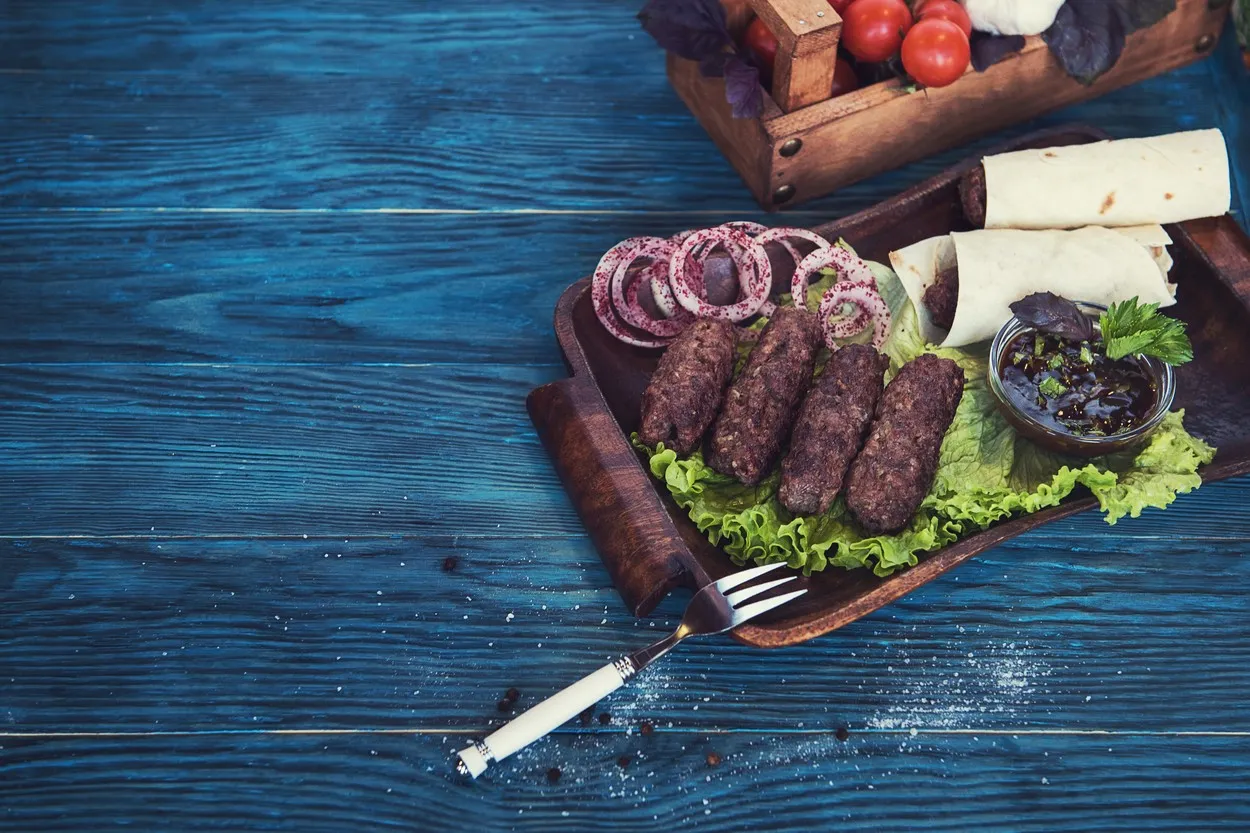 Tajna najboljih ćevapa i pljeskavica: Ovo je savršena razmera mesa i začina