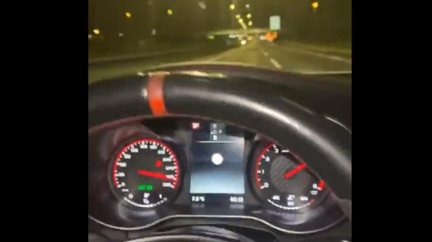 Snimak vozača koji sa 300 na sat prolazi kroz Beograd zbog kog nam nije dobro: "Kakva bolest!"