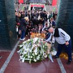 Navijači zapalili sveće ispred Arene: Najavljivan "praznik košarke" u senci velike tragedije
