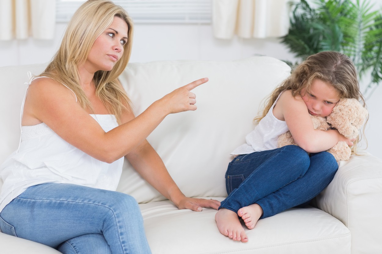 Emocionalna manipulacija: Koje su odlike toksične majke?