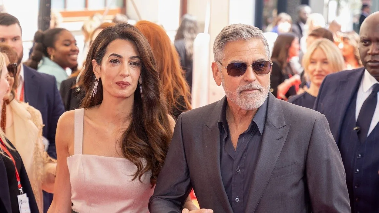 Džordž i Amal Kluni elegantni na dodeli nagrada mladima