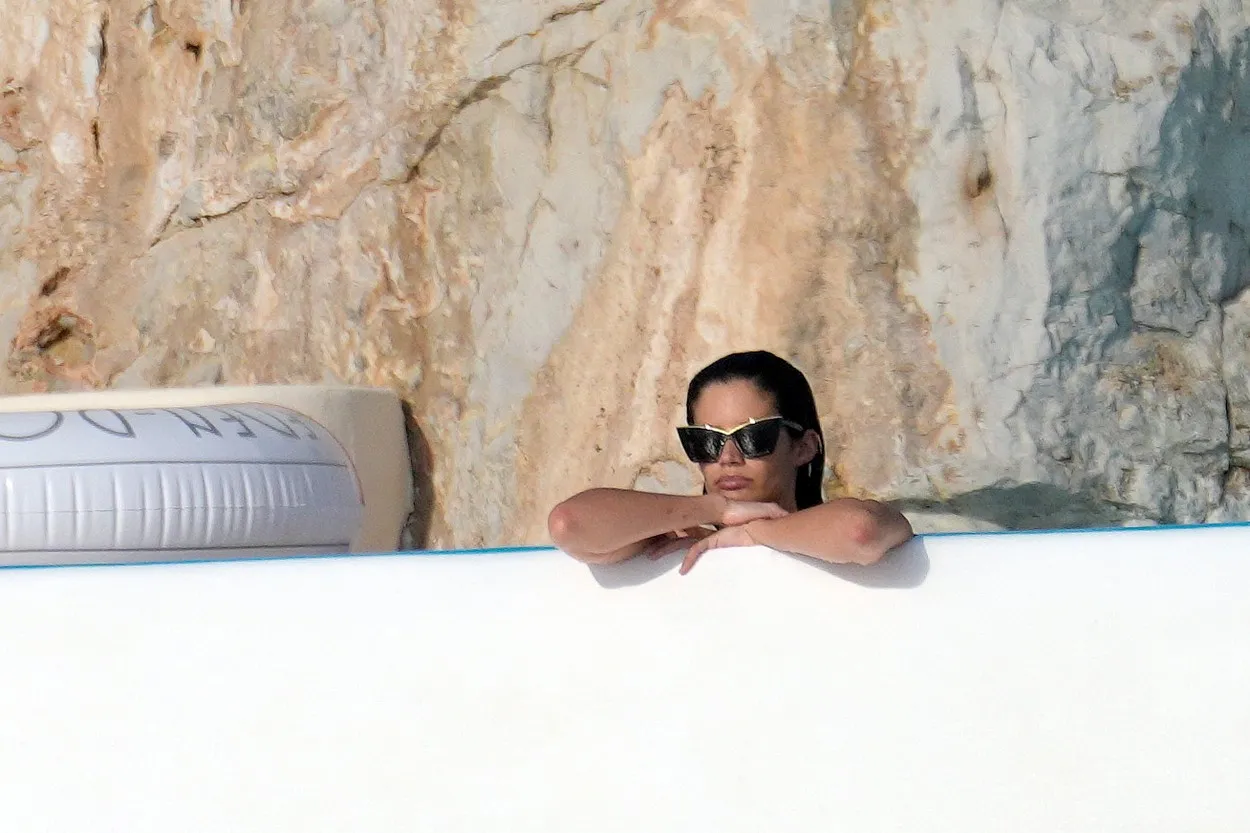 Mesečni horoskop za jun donosi mnogo flertovanja, ali i dvoličnih, praznih obećanja