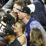 Jokićeva ćerka i njena jakna su apsolutni hit na mrežama: Emotivni zagrljaj cele porodice nakon pobede Denvera