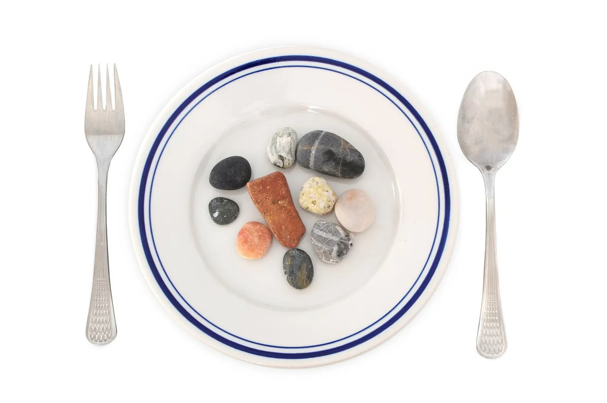 Najtvrđe jelo na svetu prodaje se za 2 evra po porciji: Ne sme da se guta, a nakon "jela" ponesete ga kući kao suvenir