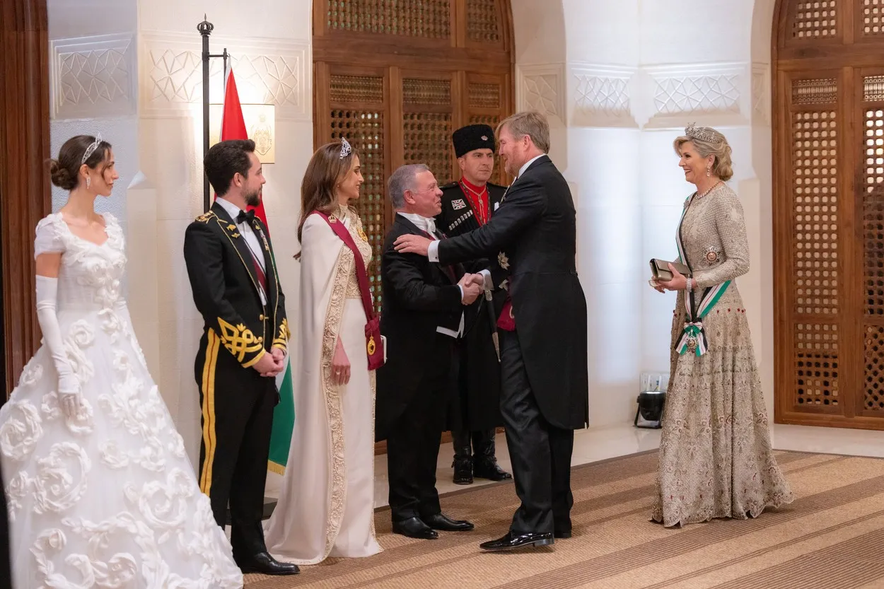 Glamurozne toalete kraljevskog venčanja u Jordanu o kojima priča ceo svet - mladina venčanica posebno upečatljiva
