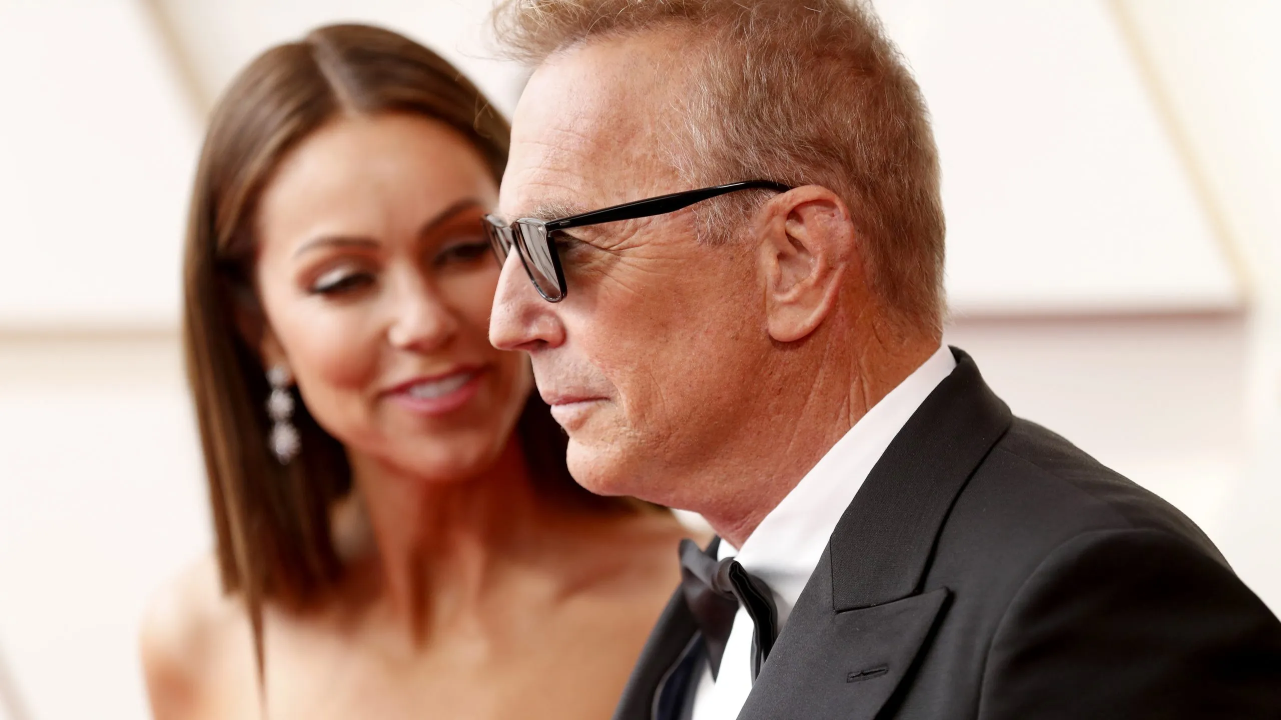 Kevin Kostner na letovanju sa decom u jeku razvoda i rasprave oko alimentacije