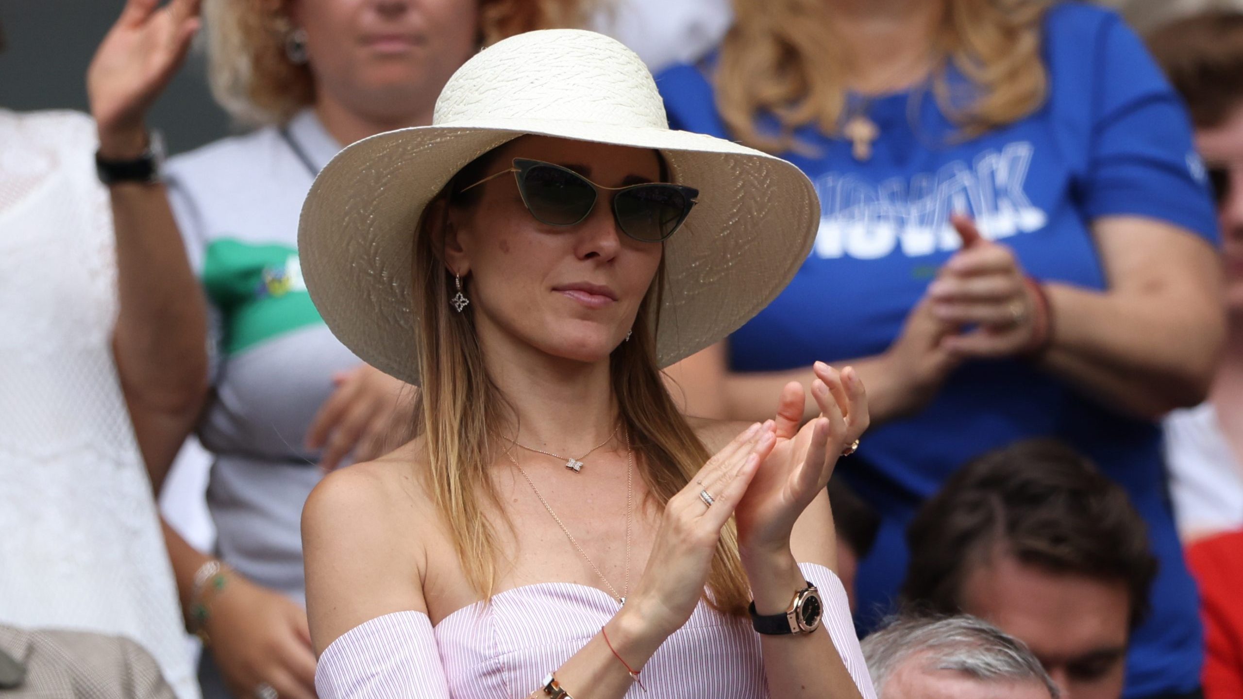 Haljina golih ramena zbog koje je Jelena Đoković bila atrakcija na tribinama US Opena: I modni detalj koji ne skida celo leto