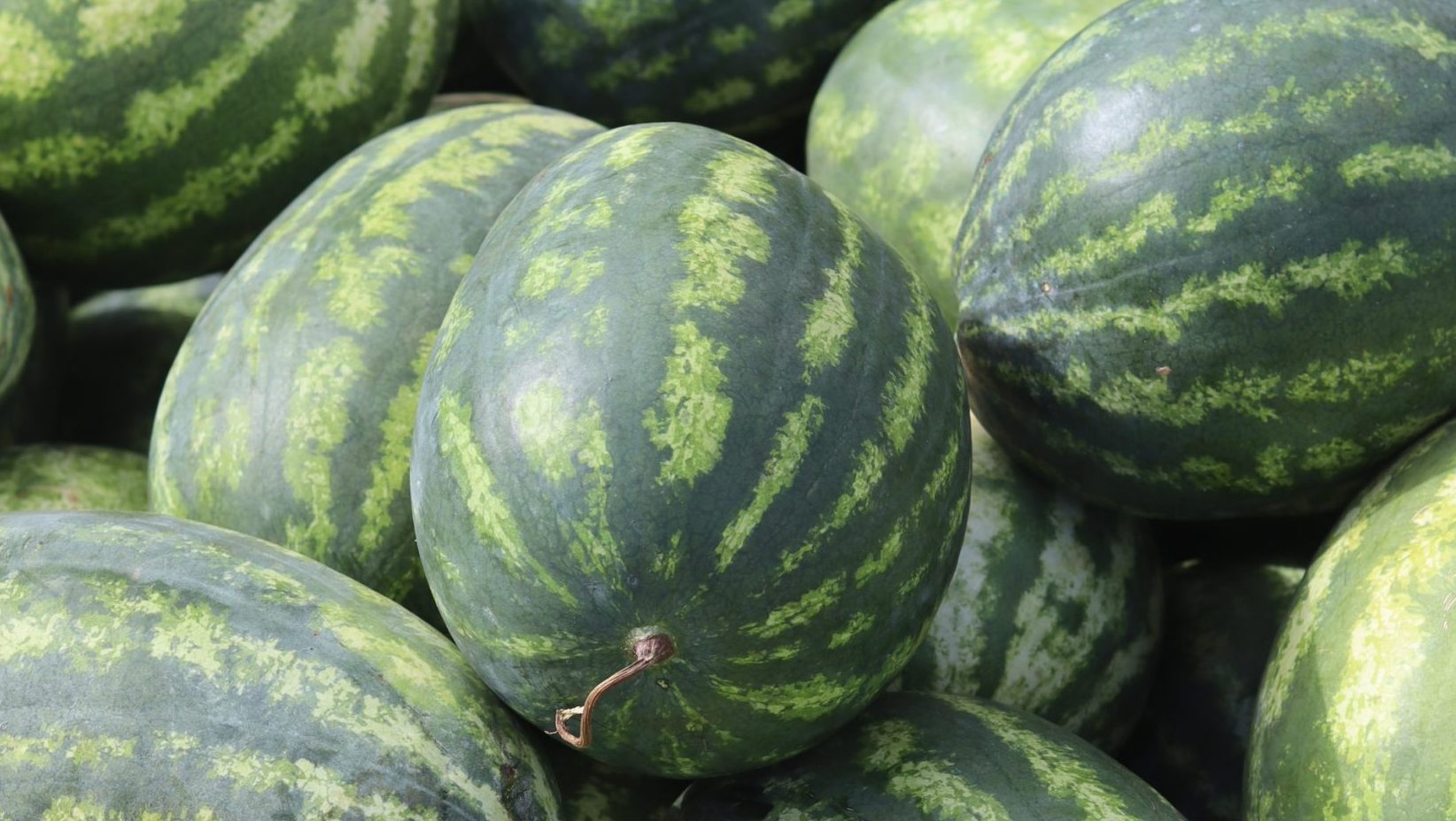 Prestanite da kucate u lubenice: ovo su tri prava načina kako da izaberete zrelu i sočnu voćku
