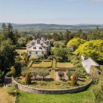 Bob Dilan prodaje impresivan škotski dvorac sa imanjem: Zavirite u tu raskoš