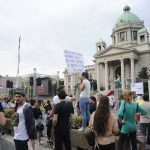 "Devojčica prodaje krofne jer je država prodala i obraz i dušu": U toku je deveti protest "Srbija protiv nasilja"