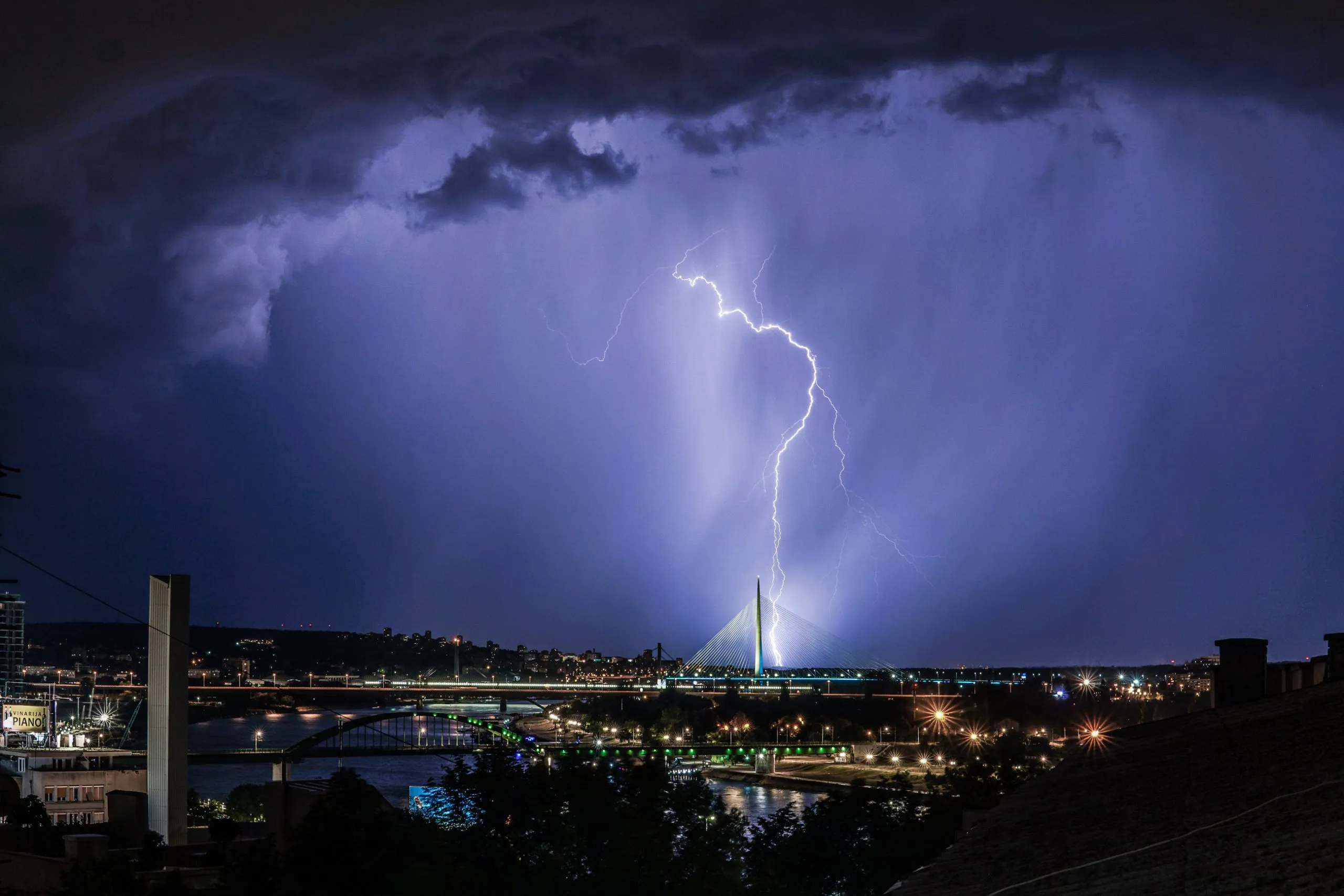 Ovo je najređa vrsta munje: Prolazi kroz prozorska stakla, a može se pojaviti i bez prisustva grmljavinskih oblaka
