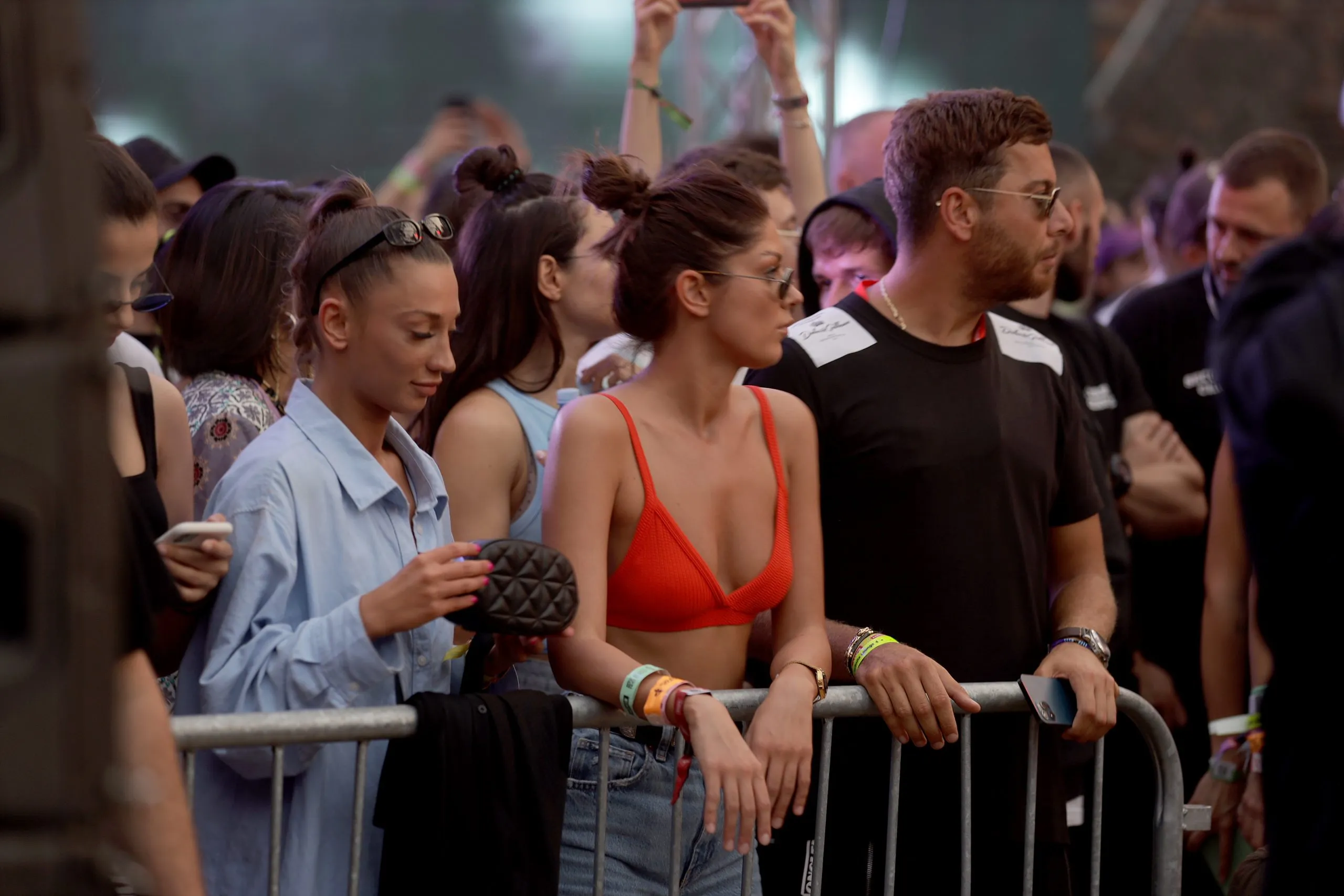 Exit je sinoć počeo, a ovi autfiti su obeležili prvu noć festivala: Od boho stila do zavodljivih šljokica