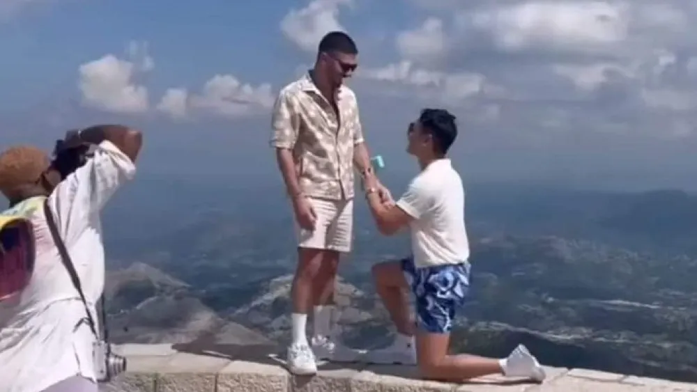 Veridba na vrhu Lovćena postala je viralna: "Bravo, nek im je sa srećom"