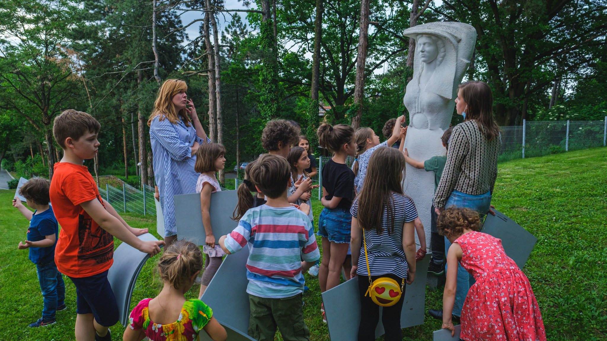 Porodični dan - Radionica za decu „Kad skulpture ožive"