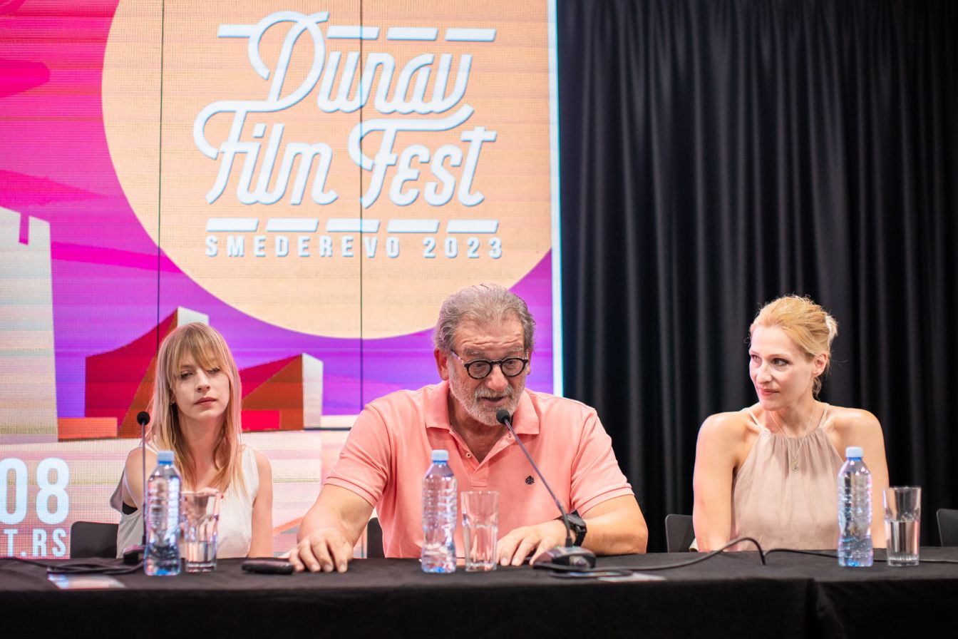 Film „Momak i devojke“ u režiji Ivice Vidanovića otvara 6. Dunav Film Fest