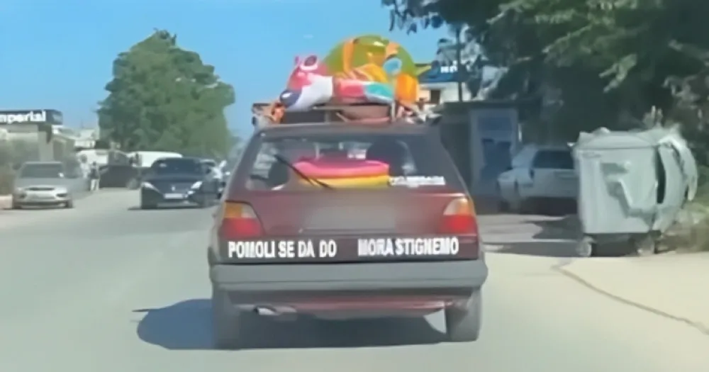 Momci iz Inđije krenuli starim golfom na more, zbog natpisa na braniku postali hit na mrežama