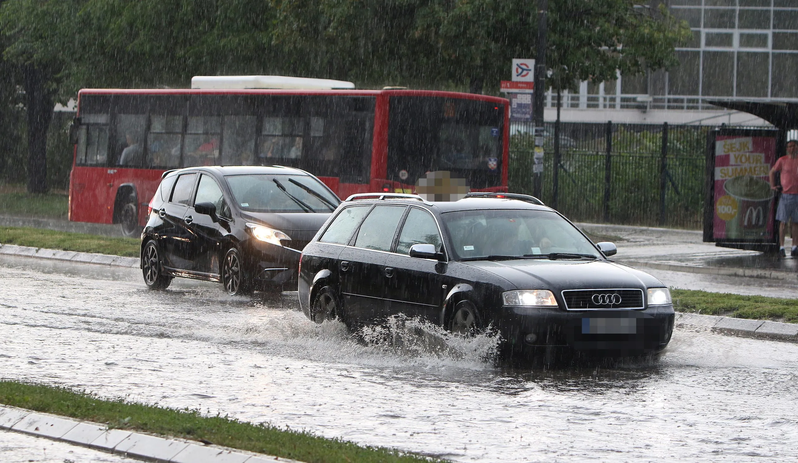 "Hteli ste Beograd na vodi, dobili ste Beograd pod vodom": Prizori sa ulica glavnog grada kojih ne želimo da se sećamo