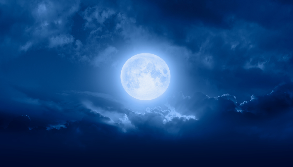La Superluna blu in Pesci sta arrivando e porterà una grande crisi: 4 segni che saranno peggiori l’ultimo giorno di agosto