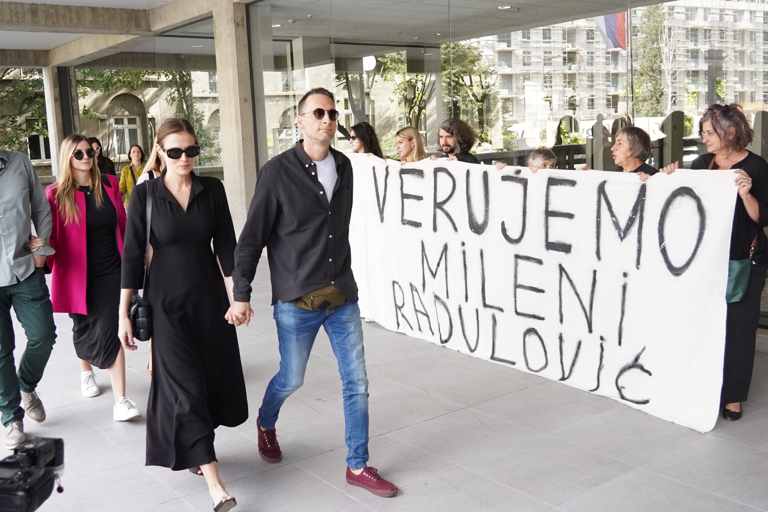"Ovo je lavica koja je svojim primerom pokazala kako treba žena da se bori za svoja prava": Milena Radulović na suđenju Aleksiću