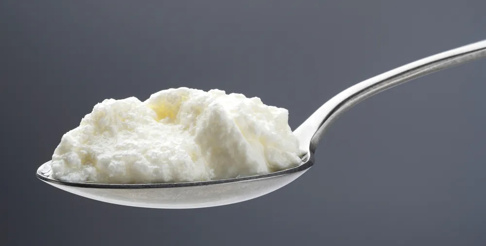 Šta je zdravije, kiselo mleko ili jogurt? Dr Perišić upozorio na oznaku na ambalaži