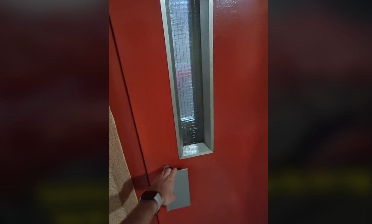 "Ne bi mi bilo žao da se zaglavim u njemu": Ceo internet je oduševljen ovim liftom u Nišu