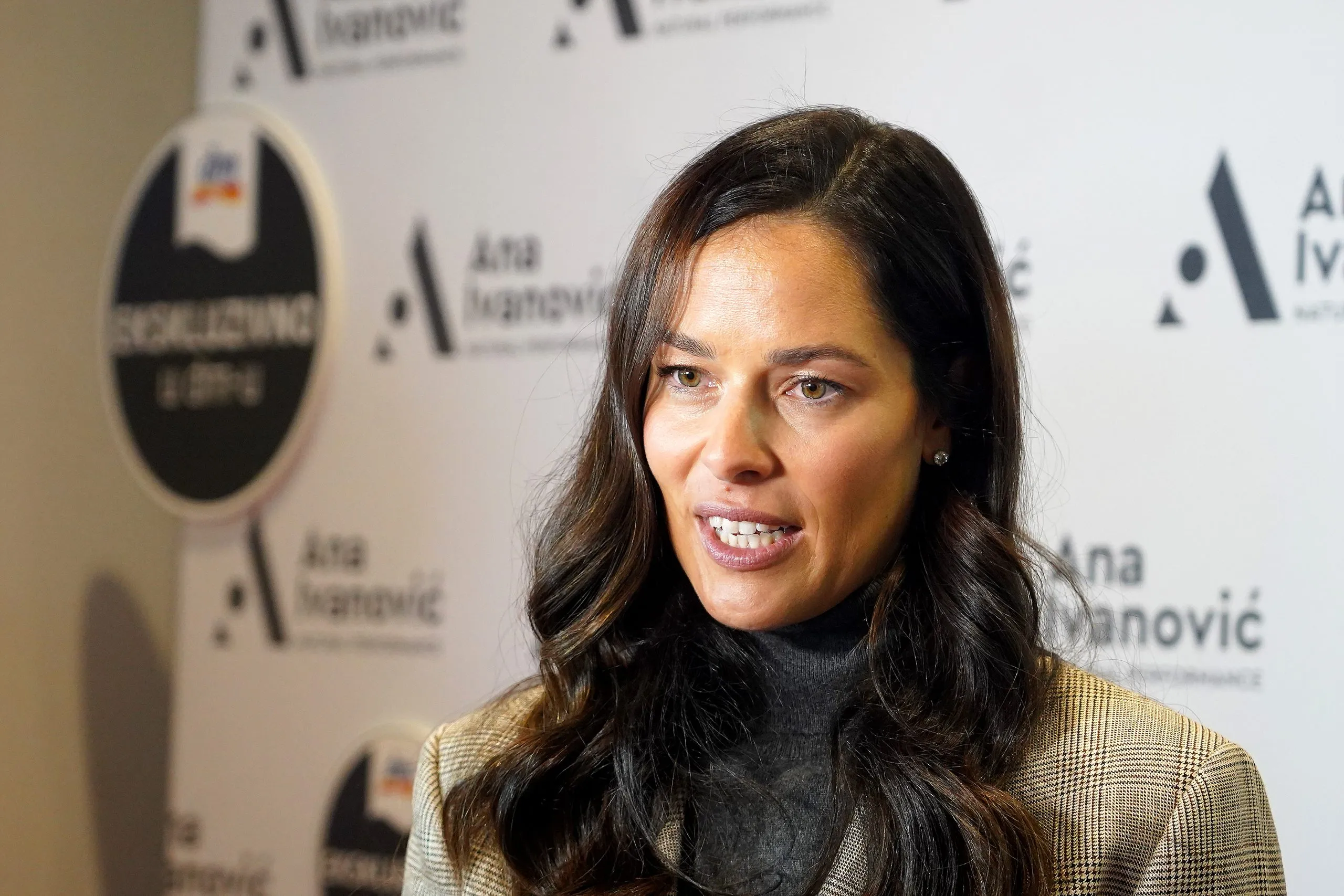 Ana Ivanović čestitala bratu rođendan fotkom iz detinjstva koja je oduševila sve: Da li se puno promenila?