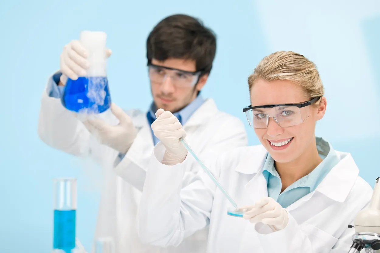 Ovo su četiri najvažnija vitamina koje lekari uzimaju kako se ne bi razboljevali tokom sezone virusa