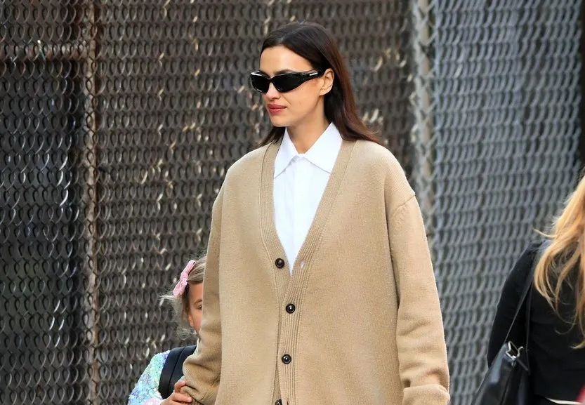 Najprodavanije, a ujedno i najružnije cipele na svetu poznate žene već mesecima ne skidaju: Na Irini Šajk su dobile novu dimenziju