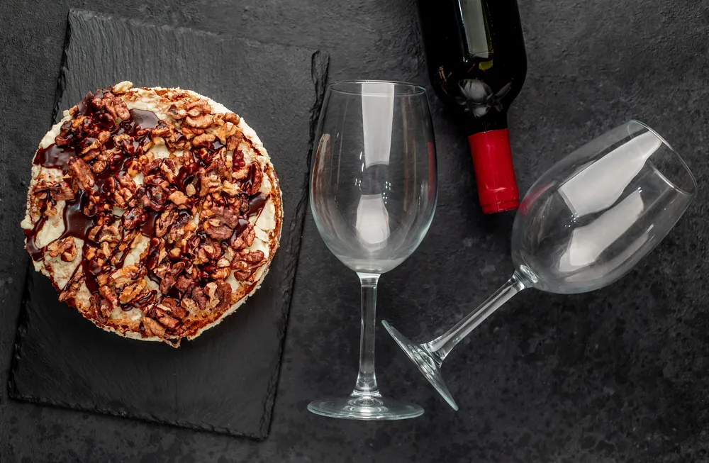 "Torta sa čokoladom i crnim vinom" je čista dekadencija