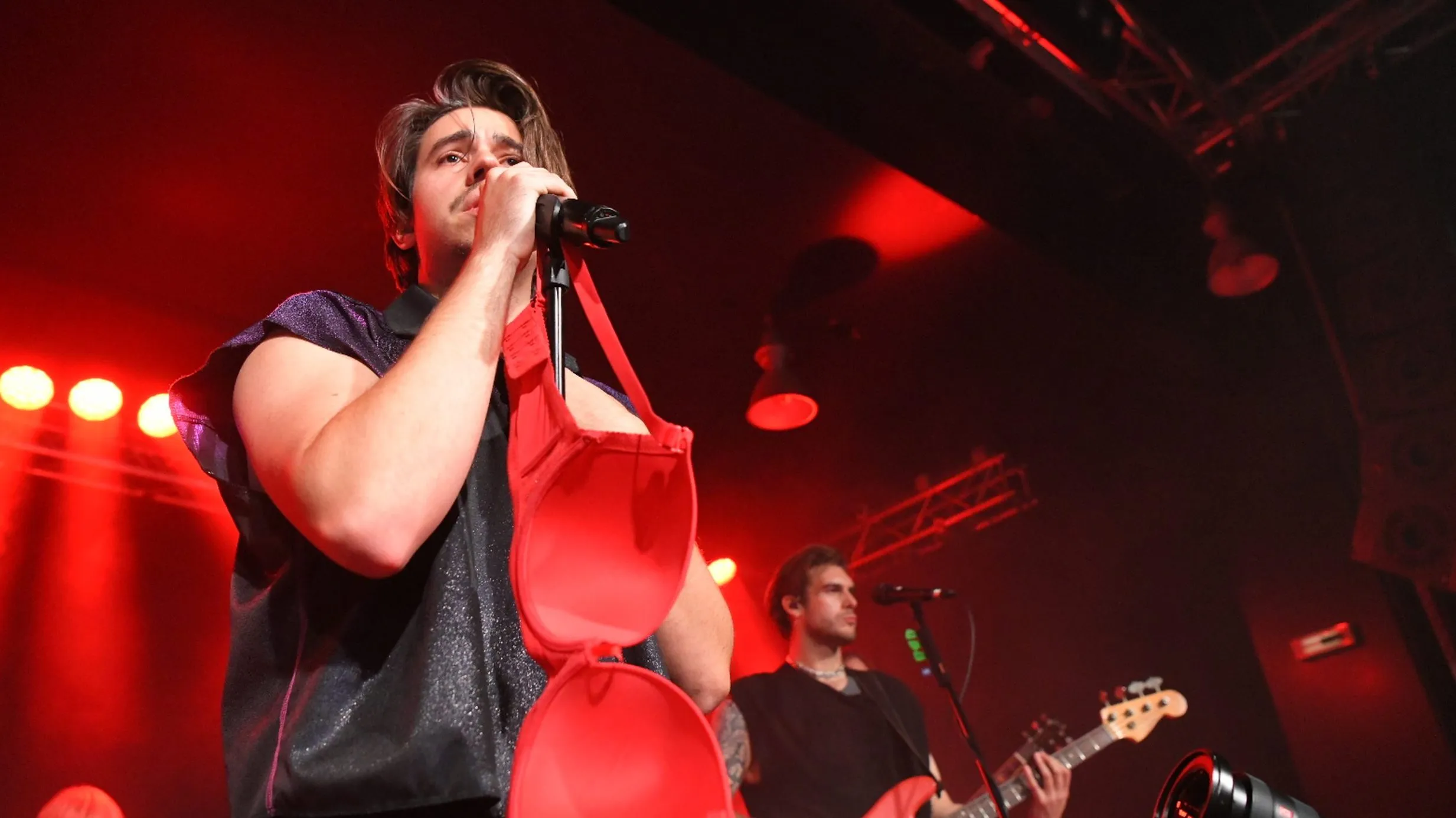 Ovakvo ponašanje publike dugo, dugo niste videli: Neki novi klinci na bini i ispred nje vraćaju veru u bolje sutra