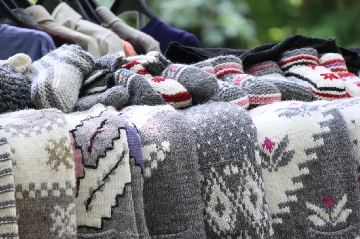 Ne, ovo nisu vunene čarape iz Sirogojna od 1.000 dinara, ovo su Bottega čizme od čije cene će vam se zavrteti u glavi