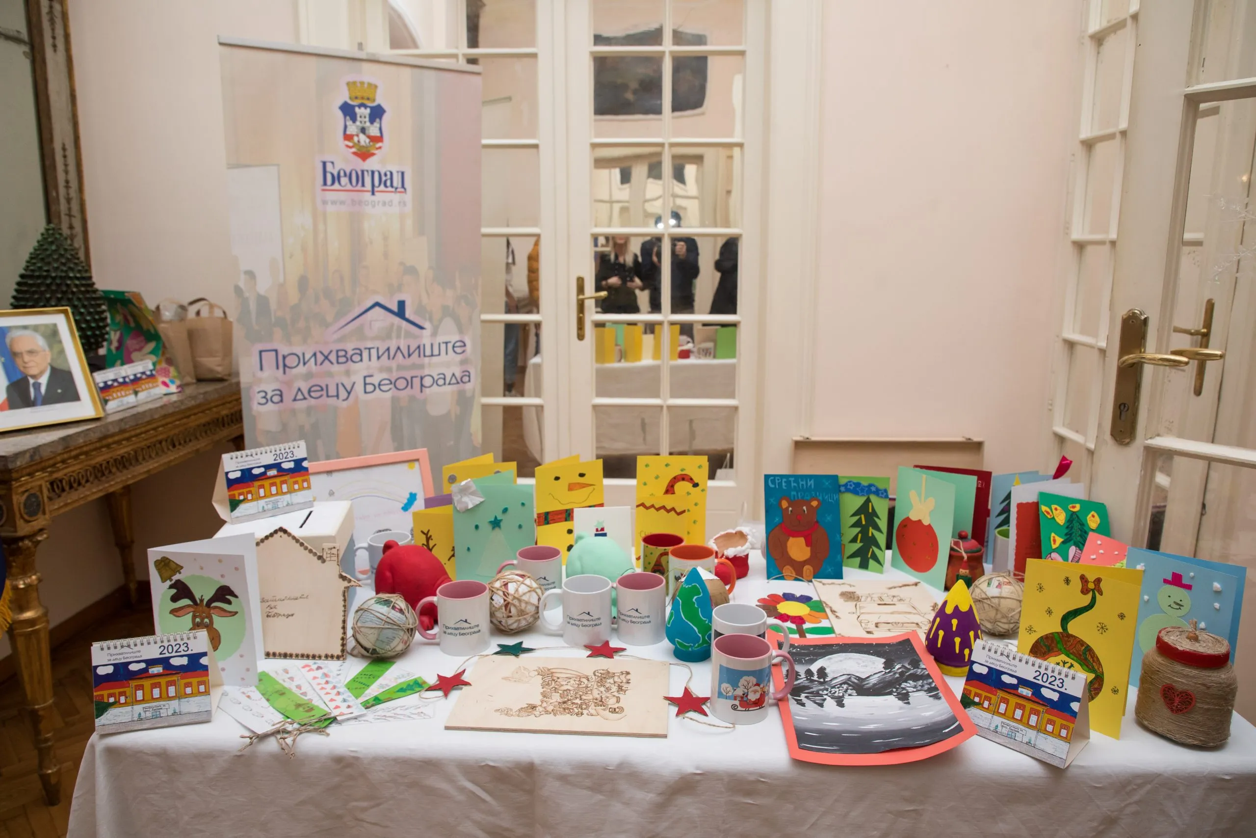 Humanitarni Novogodišnji modni događaj za decu Prihvatilišta