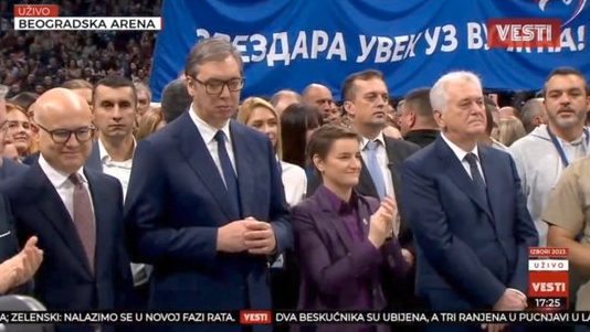 "Kako se prave bebe? Pa vizionarskom idejom Vučića": Govor sa mitinga SNS-a koji je šokirao društvene mreže