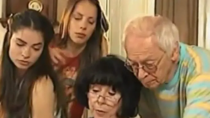 “Ljubav, navika, panika” je već predvidela rezultate ovih izbora: Ljudi dele scene iz kultne serije koje opisuju današnju političku scenu Ljubav, navika, panika