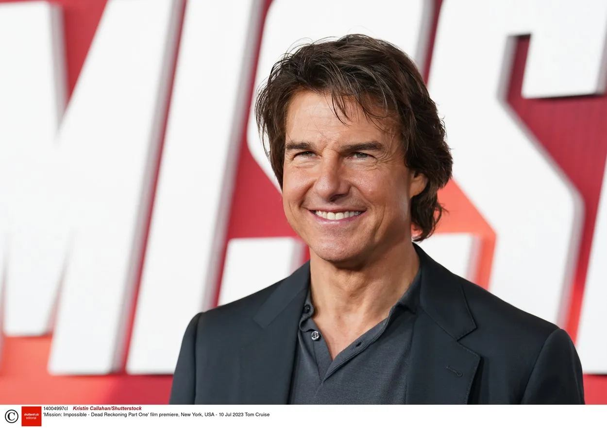 Svake godine Tom Kruz šalje stotinama ljudi identičan praznični poklon: Evo šta se nalazi u zlatnoj kutiji