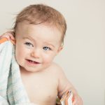 Zašto bebama ne treba da bušite uši, doktorka daje objašnjenje