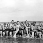 Fotografija sa plaže iz 1943. godine zbunila ljude na mrežama: "Drži mobilni u rukama"