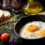 Zaboravite ulje i maslac, jaja su najukusnija kad se isprže na ovaj način: Caka je u neočekivanom sastojku