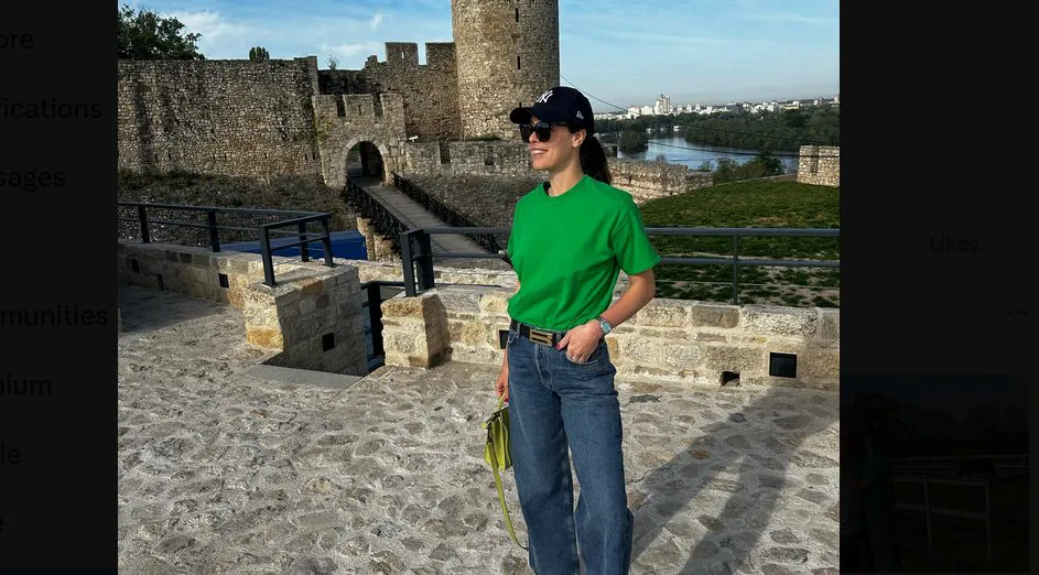 Ana Ivanović prošetala Kalemegdanom sa torbom koja košta 300.000 dinara: Boja je hit sezone