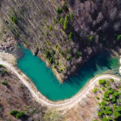Da li ste čuli za "slučajni biser" Srednje Bosne? Neverovatne tirkizne nijanse jezera nastalog za par sati