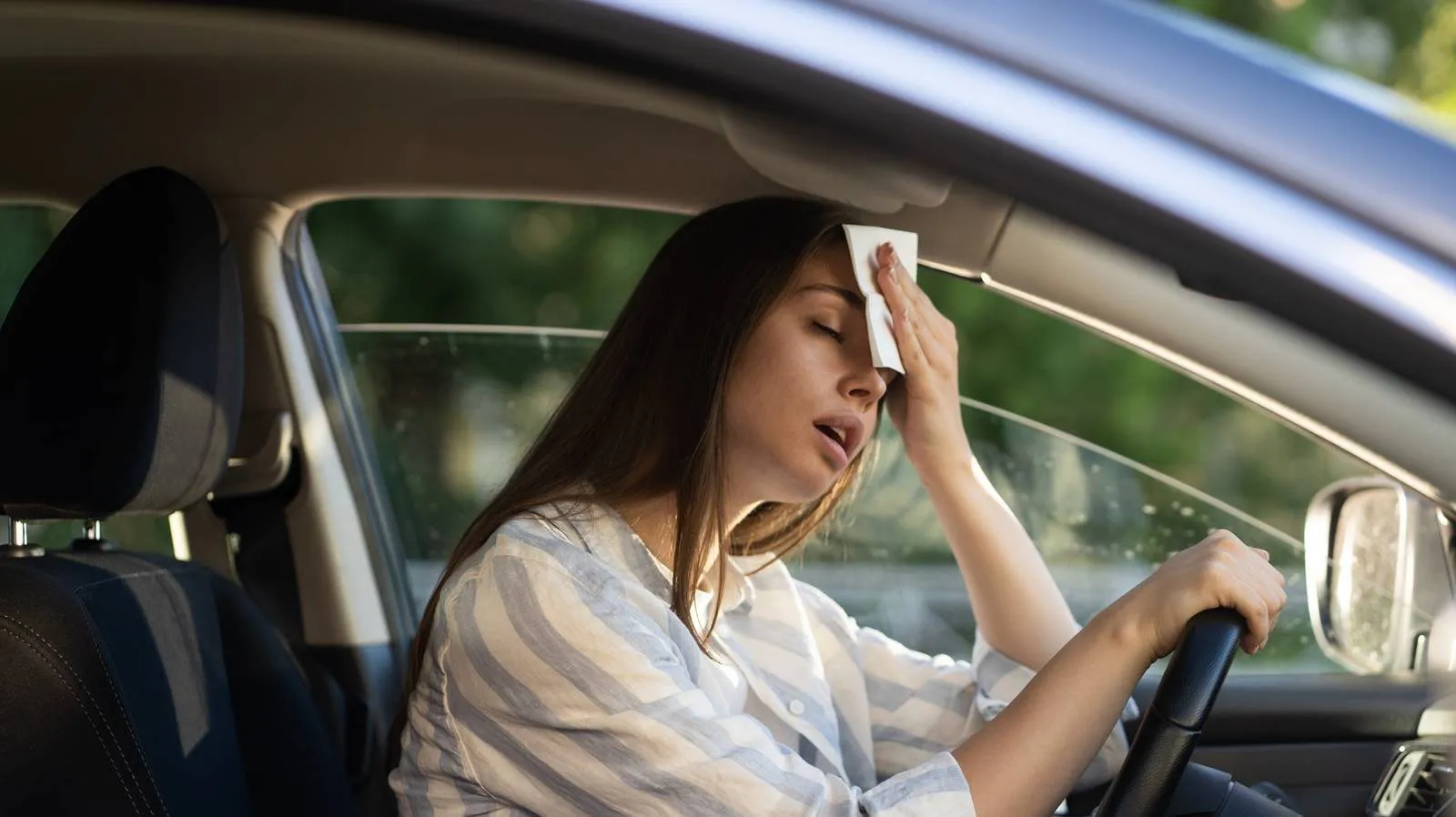 Kako najbrže rashladiti automobil kada je napolju vrućina?