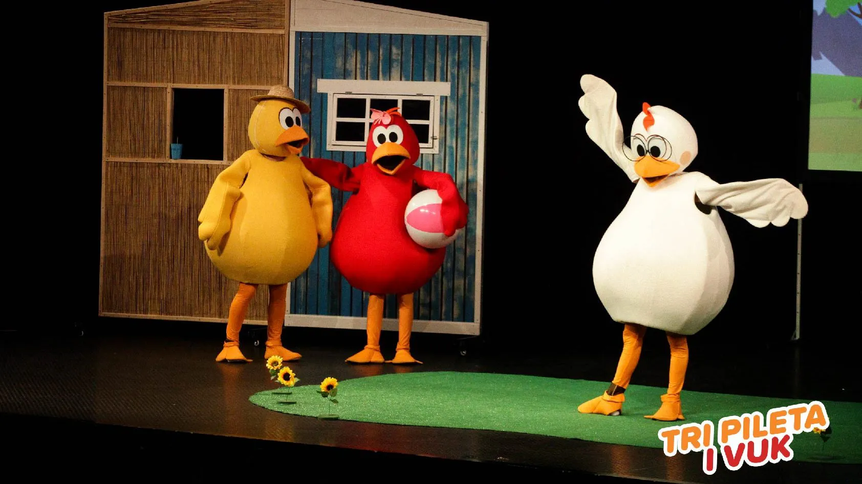 Dečija predstava „Tri pileta i vuk“ oduševila publiku