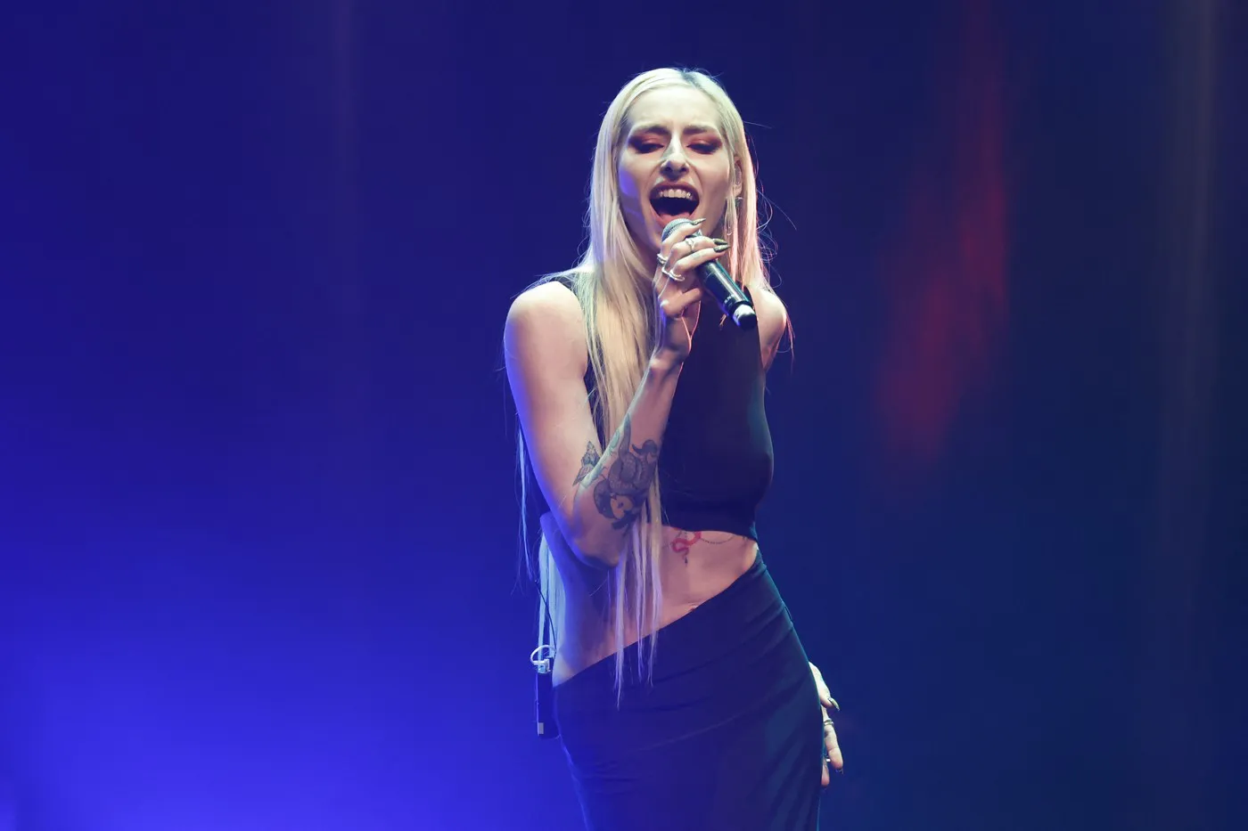 Raiven je zapevala popularnu Konstraktinu pesmu i njen video je postao viralan u Srbiji