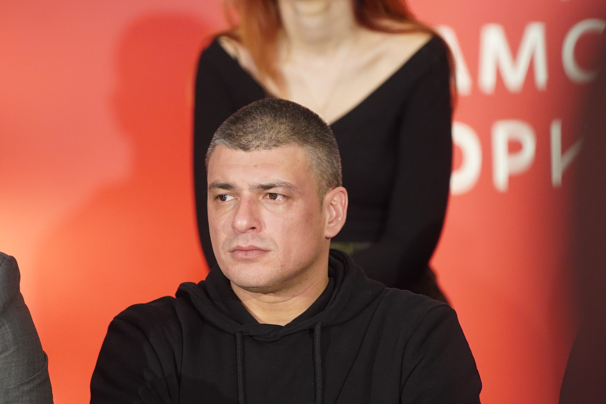Andrija Kuzmanović smršao 30 kg, pa se skinuo i pokazao trbušnjake: Neverovatna transformacija
