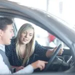 Ne morate da palite klimu: Vozači se kunu da ovo dugme najbrže rashladi auto