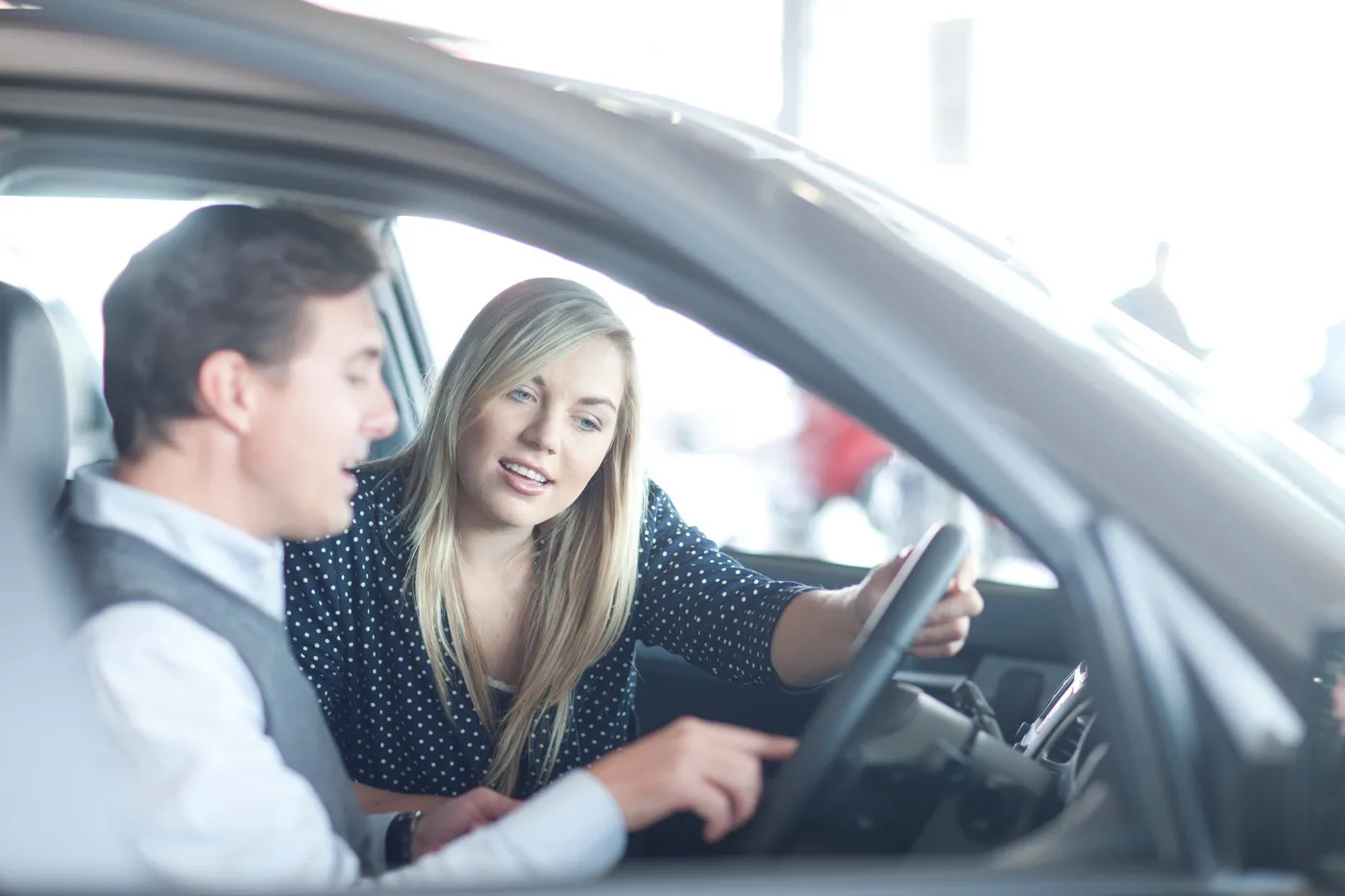 Ne morate da palite klimu: Vozači se kunu da ovo dugme najbrže rashladi auto