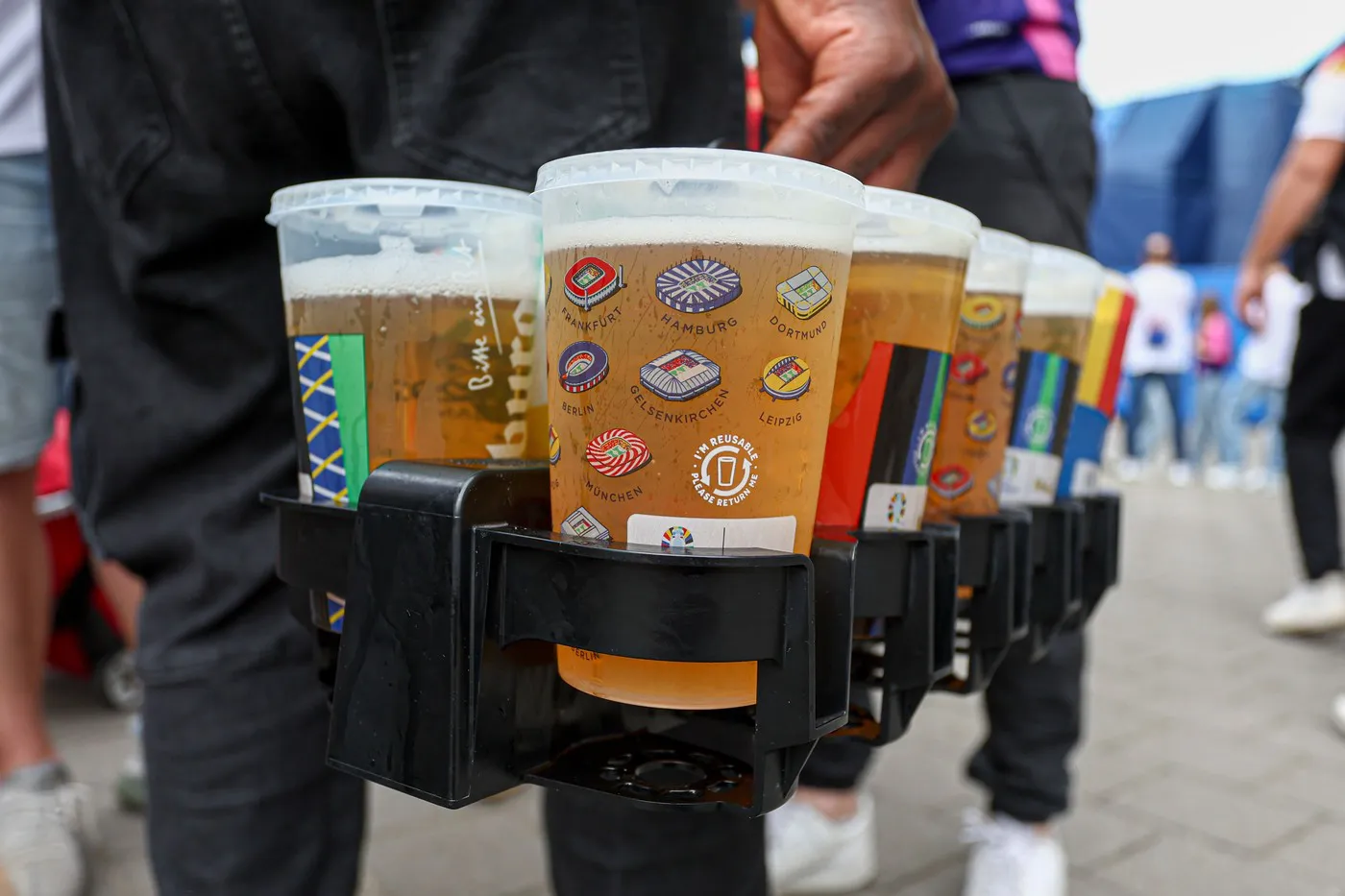 Ako večeras bude debakl, imamo piće koje će da vas dokusuri: Probali smo pivo-kolu da vi ne biste morali 1 Ako večeras bude debakl, imamo piće koje će da vas dokusuri: Probali smo pivo-kolu da vi ne biste morali