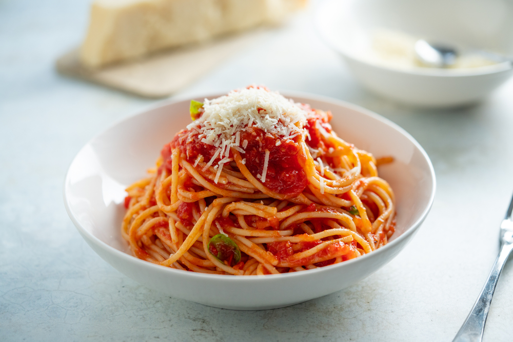 Baka (85) iz Italije otkrila zašto ubacuje sodu bikarbonu u paradajz sos i svima nam otvorila oči