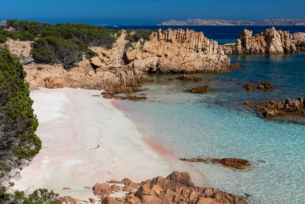 Influenserka zbog fotki na jednoj od najlepših plaža u Evropi platila kaznu od 1.800 evra